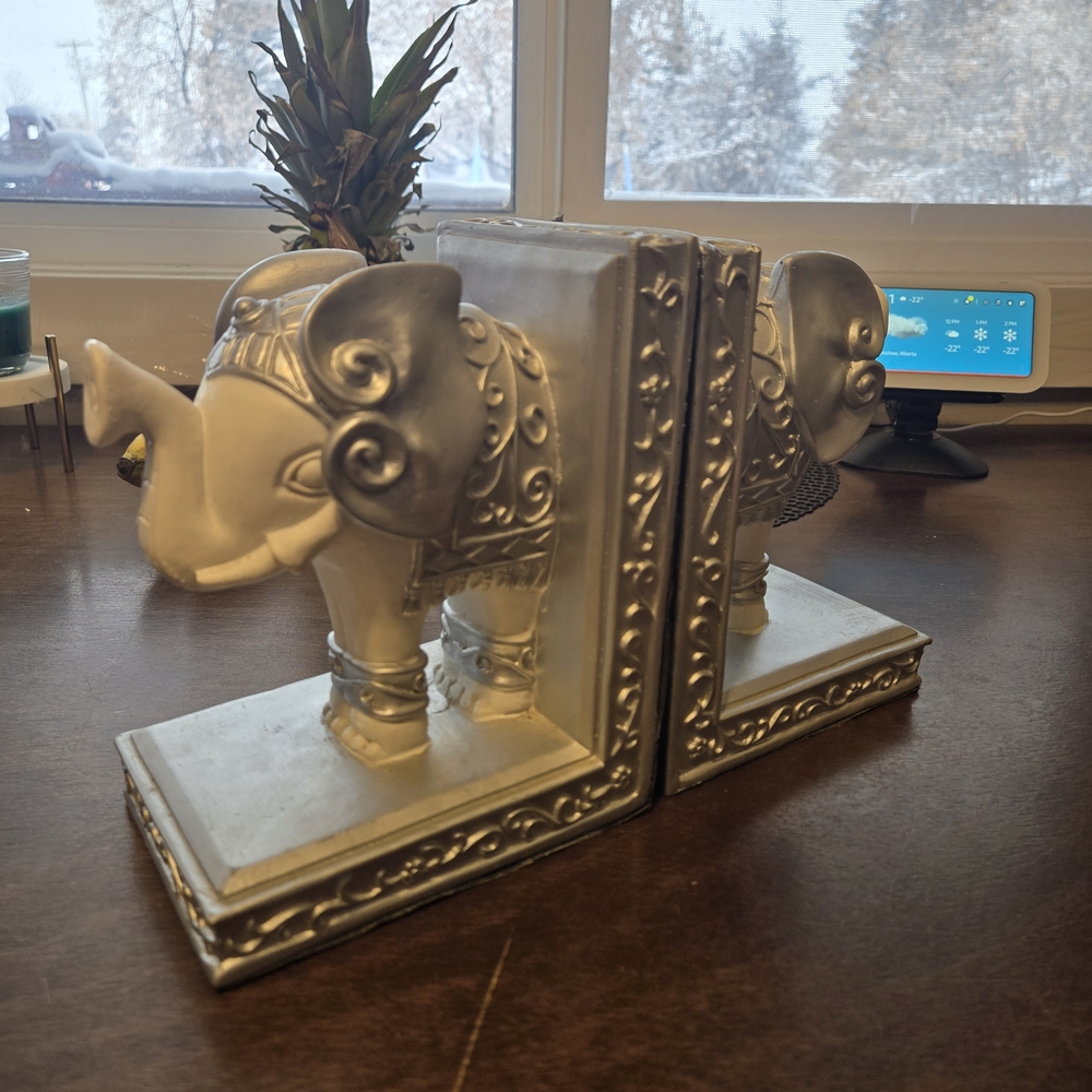 Elegant Elephant Bookends Home Decor Silver White Shelf - Picture 2 of 6